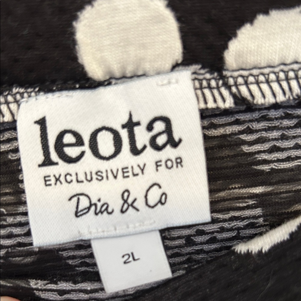 Leota Black White Patterned Pencil Skirt Plus 2X/2L NWT Stretch Knee Length - Picture 2 of 6